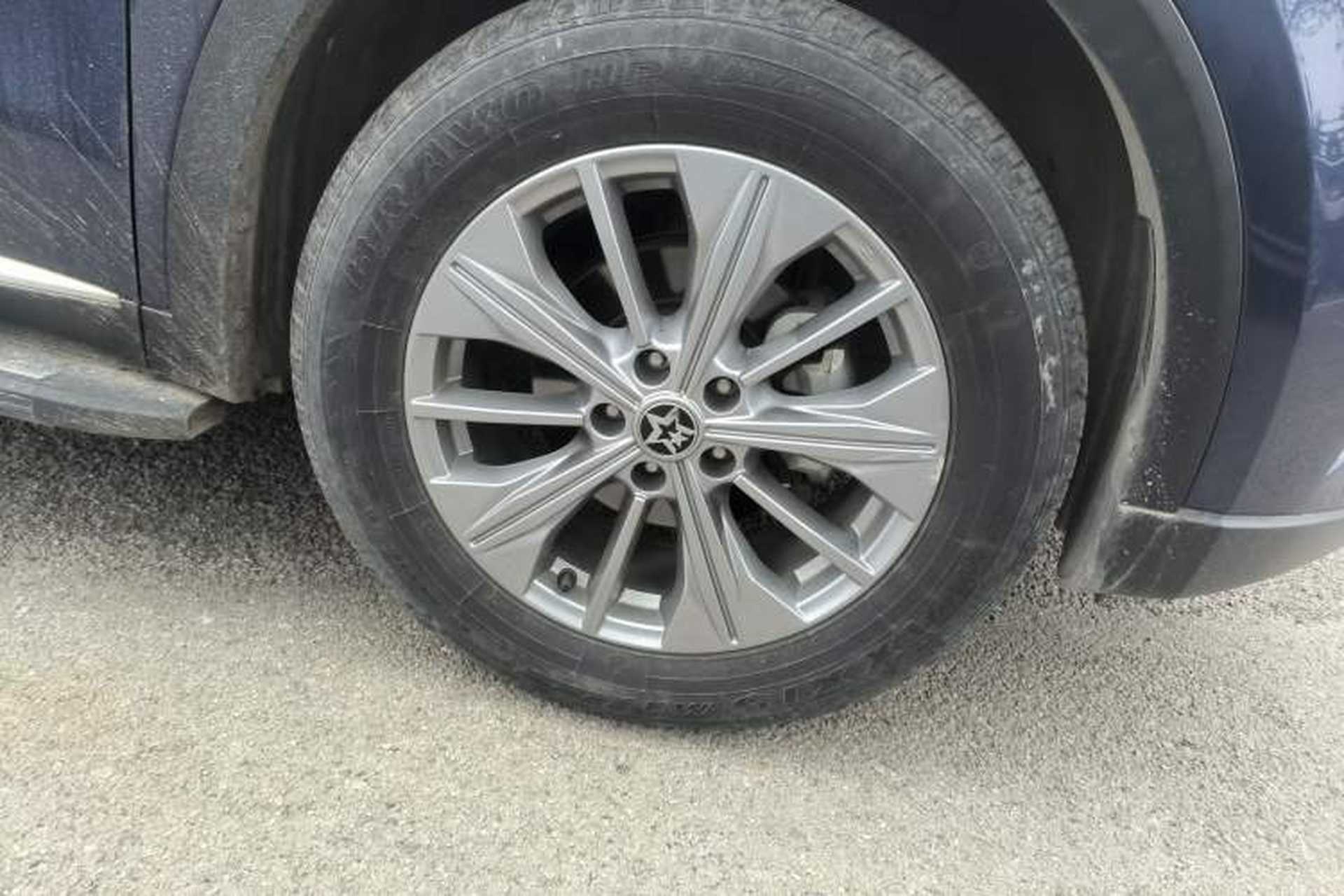 Used Venucia Star 2020 260T Automatic 48V Mild Hybrid Turbocharged Star Edition Right Front Wheel Hub