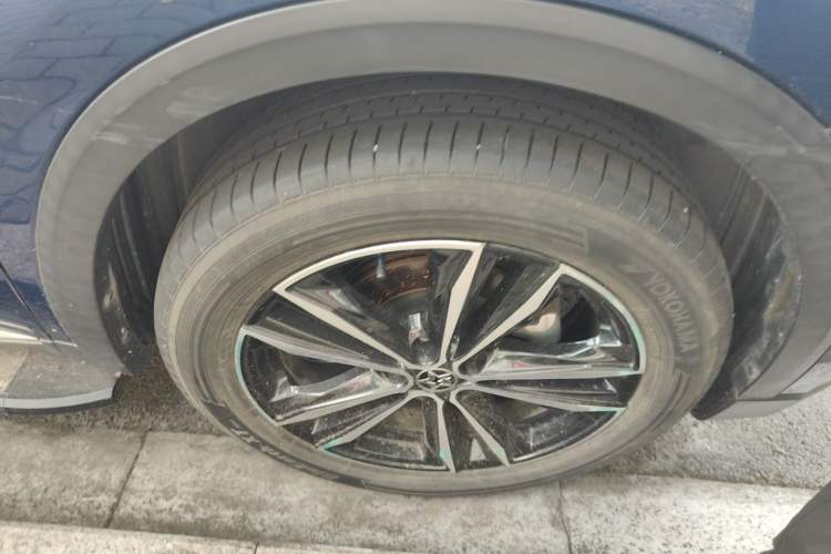 Used Venucia Star 2020 260T Automatic 48V Mild Hybrid Turbocharged Starry Edition Right Front Wheel Hub