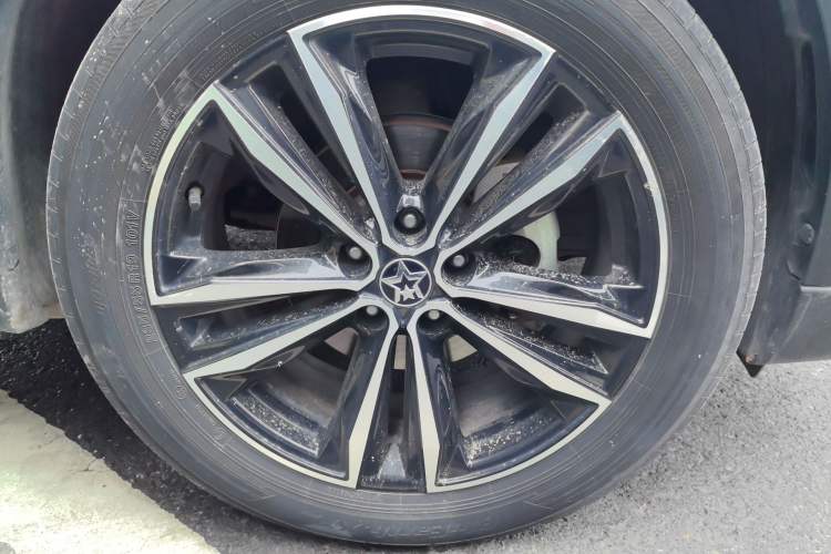 Used Venucia Star 2020 260T Automatic 48V Mild Hybrid Turbocharged Starry Edition Right Front Wheel Hub