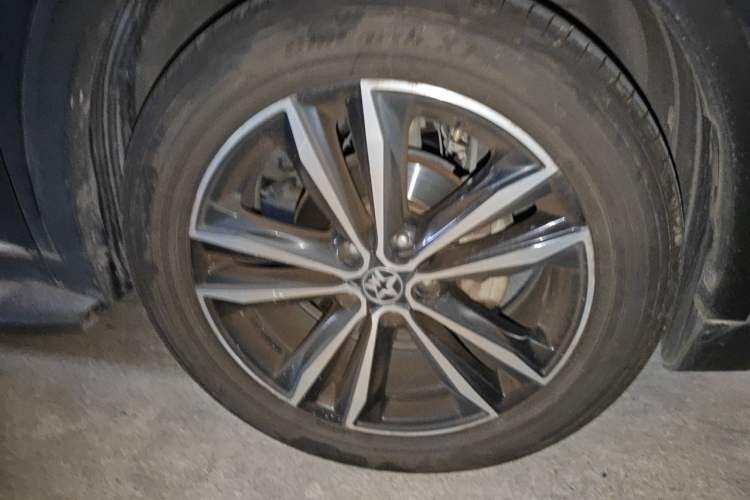Used Venucia Star 2020 260T Automatic 48V Mild Hybrid Turbocharged Starry Edition Right Front Wheel Hub