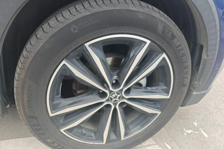 Used Venucia Star 2020 260T Automatic 48V Mild Hybrid Turbocharged Starry Edition Right Front Wheel Hub