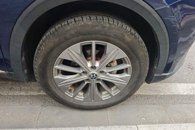Used Venucia Star 2020 260T Automatic XingShang Edition Right Front Wheel Hub