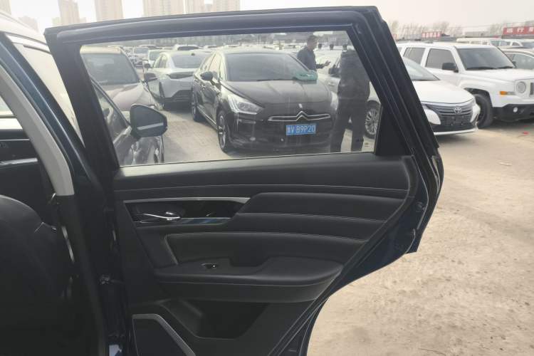 Used Venucia Star 2020 260T Automatic 48V Mild Hybrid Turbocharged Star Edition Right Rear Door Interior