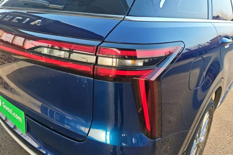 Used Venucia Star 2020 260T Automatic 48V Mild Hybrid Turbocharged Star Edition Right Rear Taillight