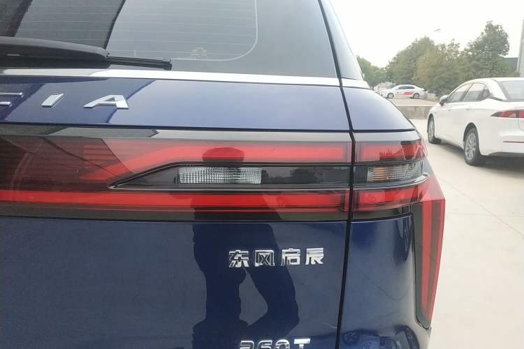 Used Venucia Star 2020 260T Automatic 48V Mild Hybrid Turbocharged Starry Edition Right Rear Taillight