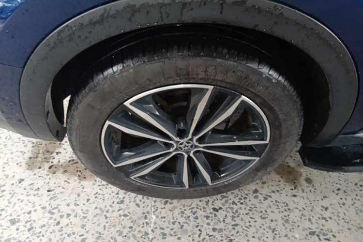 Used Venucia Star 2020 260T Automatic 48V Mild Hybrid Turbocharged Starry Edition Right Rear Wheel Hub