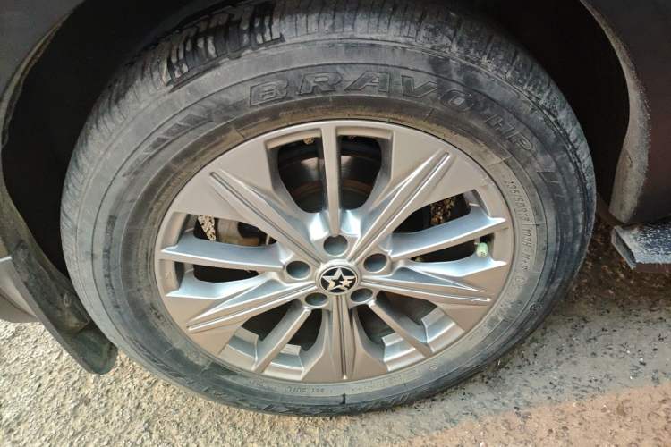 Used Venucia Star 2020 260T Automatic 48V Mild Hybrid Turbocharged Star Edition Right Rear Wheel Hub