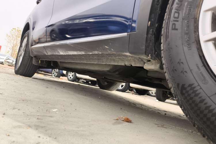 Used Venucia Star 2020 260T Automatic 48V Mild Hybrid Turbocharged Star Edition Right Side Sill