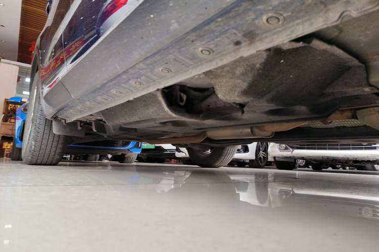 Used Venucia Star 2020 260T Automatic 48V Mild Hybrid Turbocharged Star Edition Right Side Sill