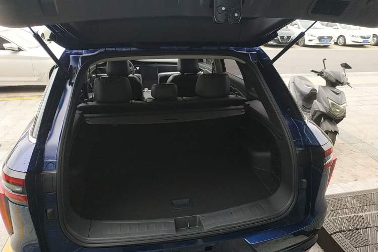 Used Venucia Star 2020 260T Automatic 48V Mild Hybrid Turbocharged Star Edition Trunk