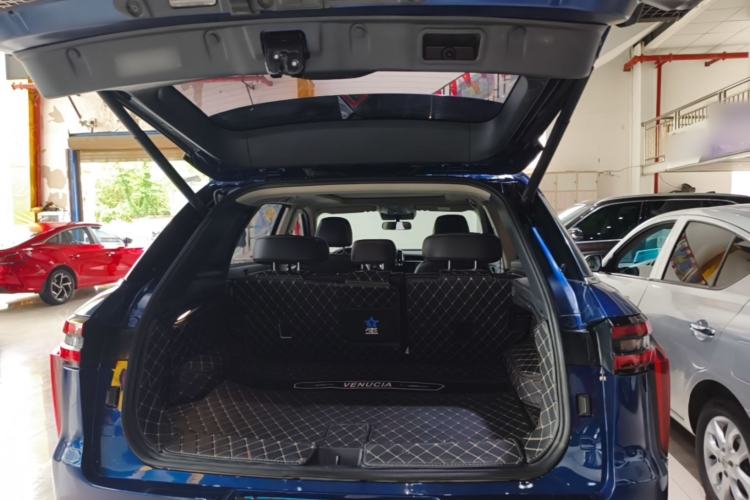 Used Venucia Star 2020 260T Automatic 48V Mild Hybrid Turbocharged Starry Edition Trunk