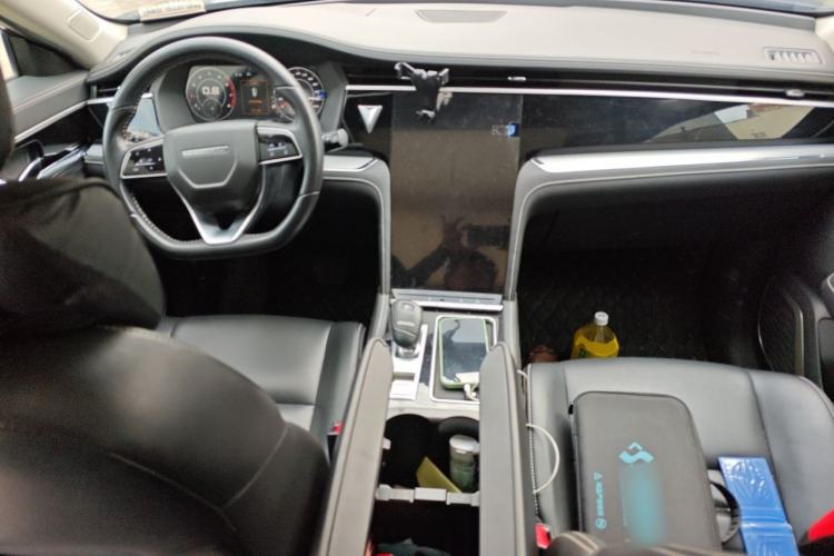 Used Venucia Star 2020 260T Automatic 48V Mild Hybrid Turbocharged Star Edition Center Console