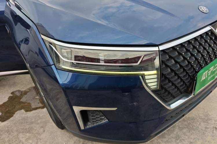 Used Venucia Star 2020 260T Automatic 48V Mild Hybrid Turbocharged Star Edition Right Front Headlight