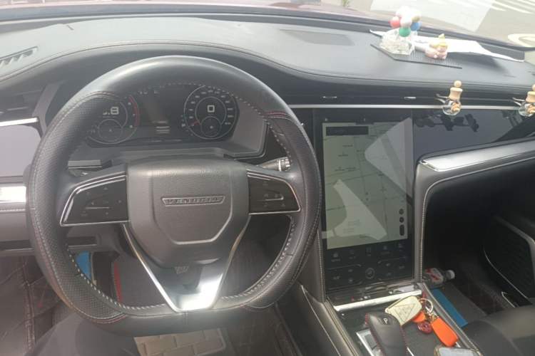 Used Venucia Star 2020 260T Automatic 48V Mild Hybrid Turbocharged Star Edition Center Console