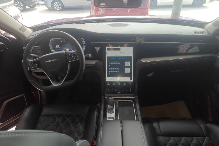 Used Venucia Star 2020 260T Automatic 48V Mild Hybrid Turbocharged Starry Edition Center Console