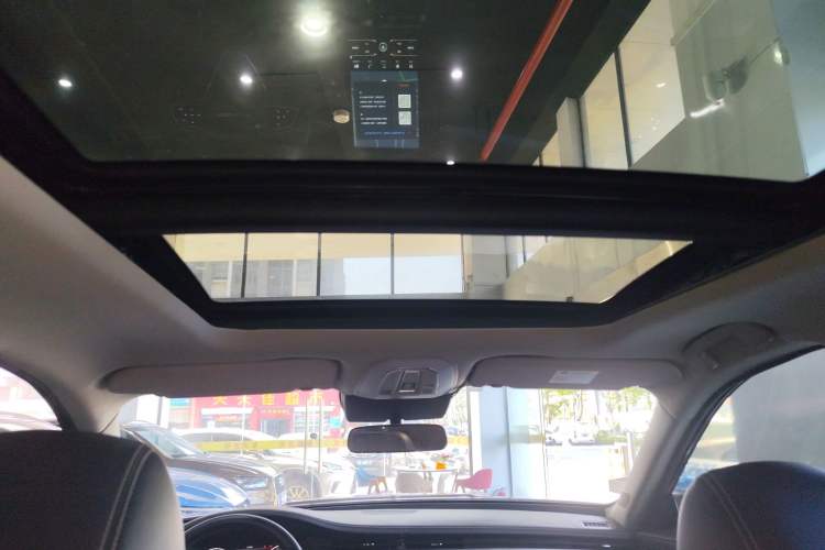 Used Venucia Star 2020 260T Automatic 48V Mild Hybrid Turbocharged Star Edition Headliner