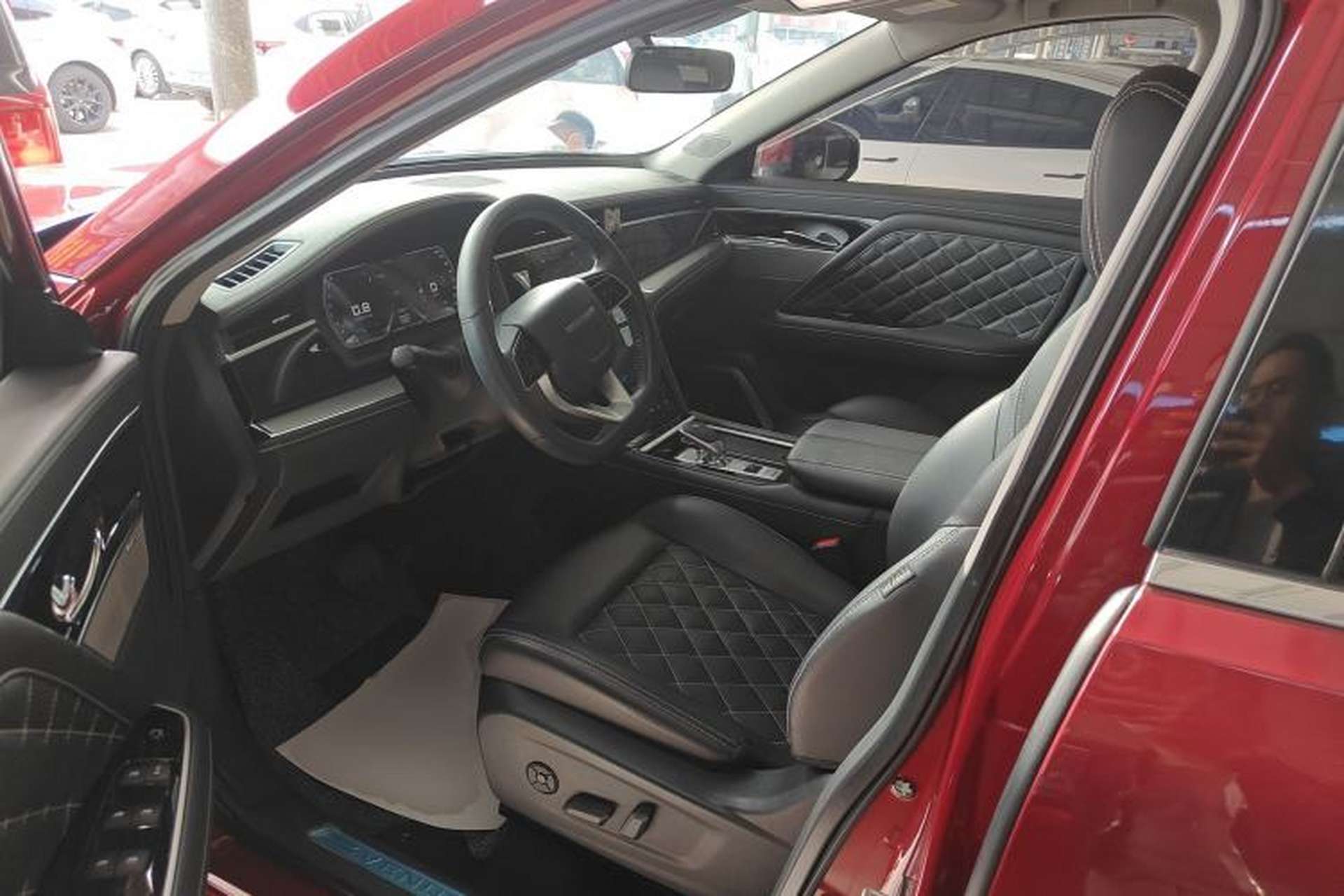 Used Venucia Star 2020 260T Automatic 48V Mild Hybrid Turbocharged Starry Edition Left Front Seat