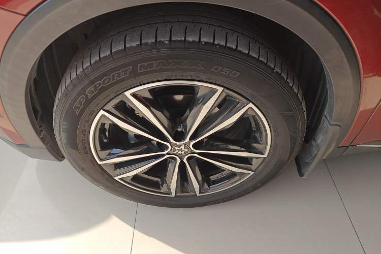 Used Venucia Star 2020 260T Automatic 48V Mild Hybrid Turbocharged Starry Edition Left Front Wheel Hub