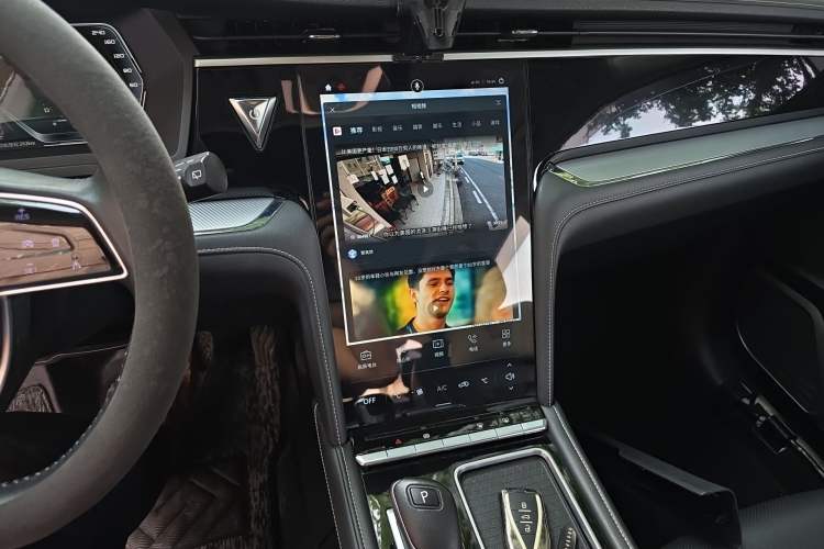 Used Venucia Star 2020 260T Automatic 48V Mild Hybrid Turbocharged Star Edition Audio And AC Panel