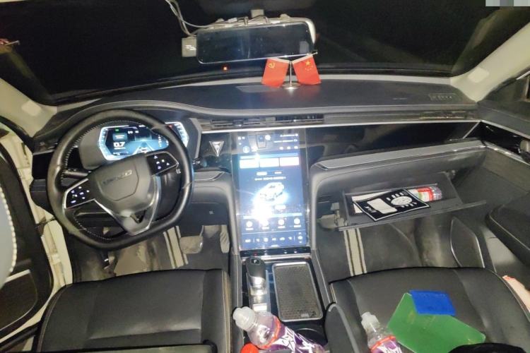 Used Venucia Star 2020 260T Automatic 48V Mild Hybrid Turbocharged Star Edition Center Console