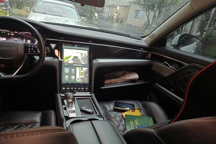 Used Venucia Star 2020 260T Automatic 48V Mild Hybrid Turbocharged Starry Edition Center Console