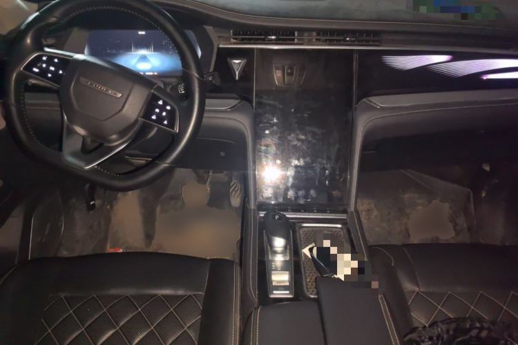 Used Venucia Star 2020 260T Automatic 48V Mild Hybrid Turbocharged Starry Edition Center Console