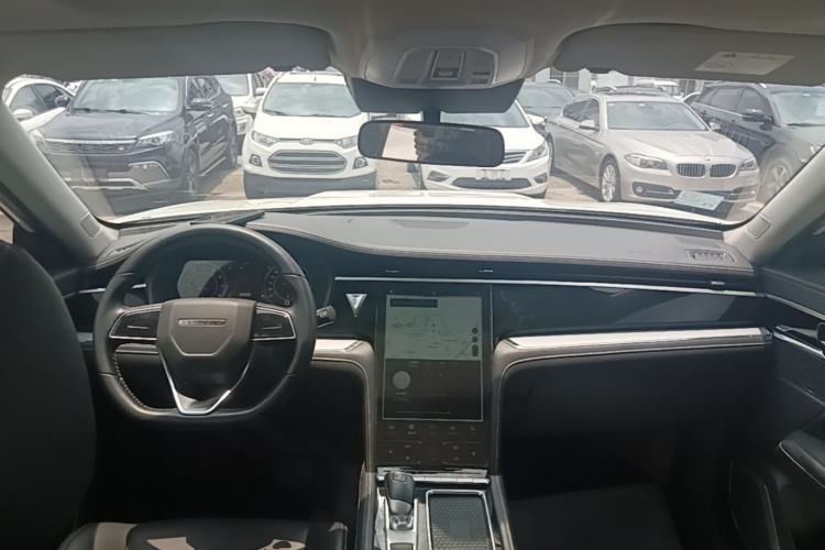 Used Venucia Star 2020 260T Automatic 48V Mild Hybrid Turbocharged Star Edition Center Console