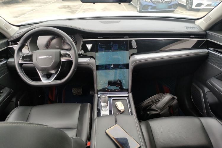 Used Venucia Star 2020 260T Automatic 48V Mild Hybrid Turbocharged Star Edition Center Console