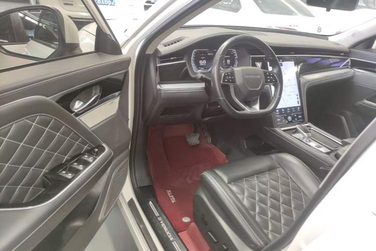 Used Venucia Star 2020 260T Automatic 48V Mild Hybrid Turbocharged Starry Edition Driver Seat