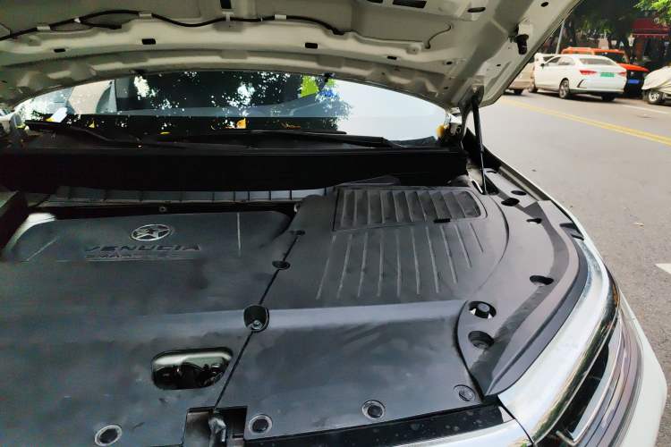 Used Venucia Star 2020 260T Automatic XingShang Edition Engine Bay Left