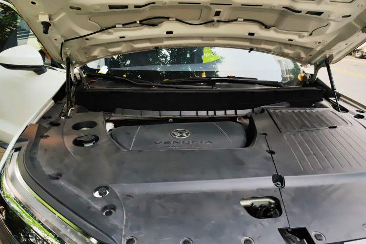 Used Venucia Star 2020 260T Automatic XingShang Edition Engine Bay Right