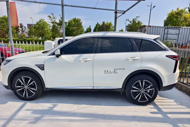 Used Venucia Star 2020 260T Automatic 48V Mild Hybrid Turbocharged Starry Edition Exterior 3