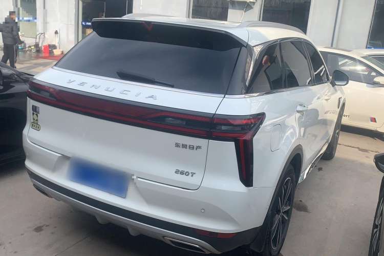 Used Venucia Star 2020 260T Automatic 48V Mild Hybrid Turbocharged Starry Edition Exterior 3