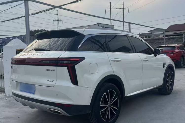 Used Venucia Star 2020 260T Automatic 48V Mild Hybrid Turbocharged Starry Edition Exterior 6