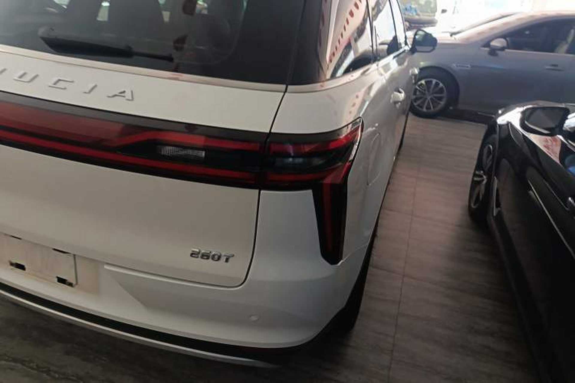 Used Venucia Star 2020 260T Automatic 48V Mild Hybrid Turbocharged Star Edition Exterior 6
