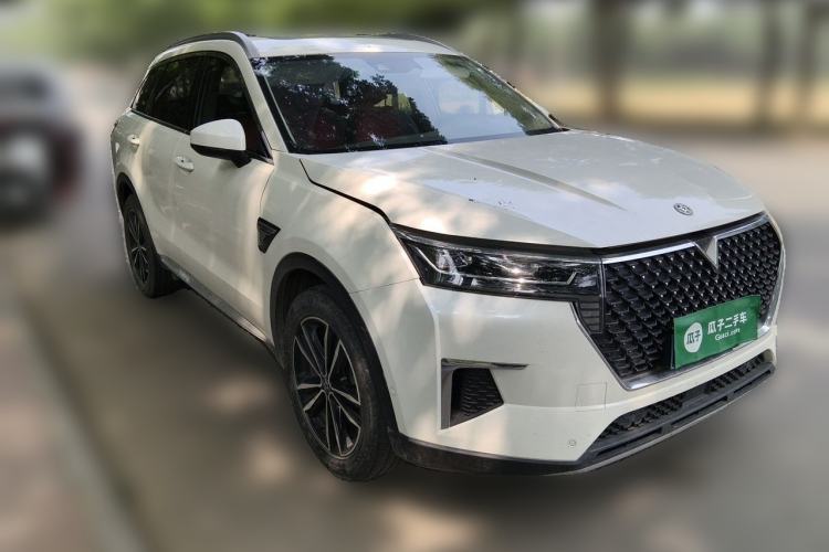 Used Venucia Star 2020 260T Automatic 48V Mild Hybrid Turbocharged Starry Edition Front Right 45 Deg