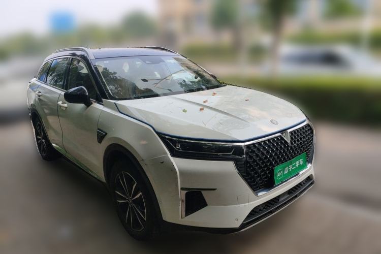 Used Venucia Star 2020 260T Automatic 48V Mild Hybrid Turbocharged Starry Edition Front Right 45 Deg