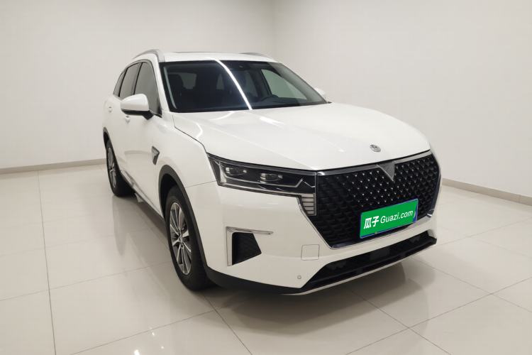 Used Venucia Star 2020 260T Automatic 48V Mild Hybrid Turbocharged Star Edition Front Right 45 Deg
