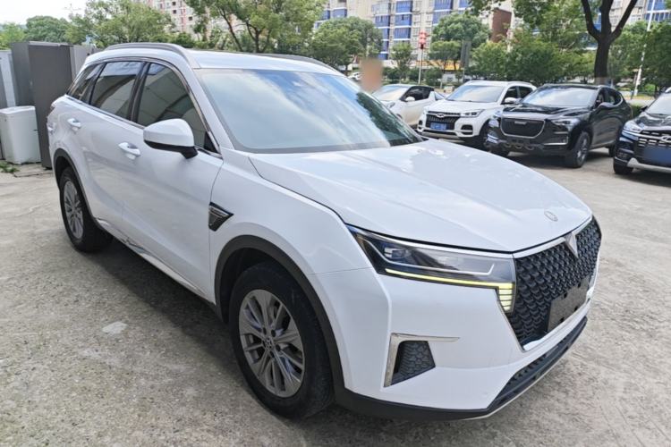 Used Venucia Star 2020 260T Automatic 48V Mild Hybrid Turbocharged Star Edition Front Right 45 Deg