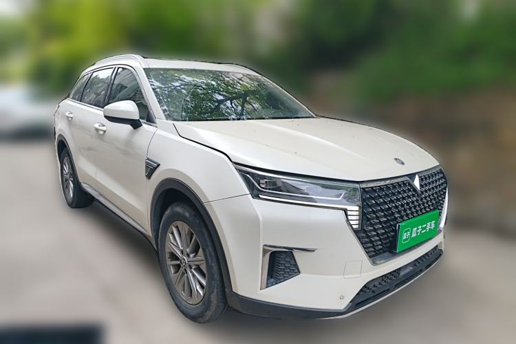 Used Venucia Star 2020 260T Automatic 48V Mild Hybrid Turbocharged Star Edition Front Right 45 Deg