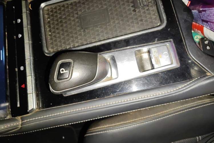 Used Venucia Star 2020 260T Automatic 48V Mild Hybrid Turbocharged Star Edition Gear Lever