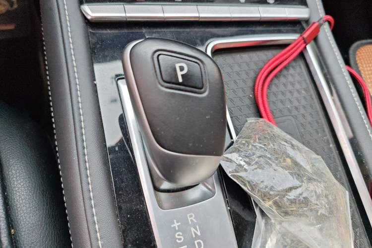 Used Venucia Star 2020 260T Automatic 48V Mild Hybrid Turbocharged Star Edition Gear Lever