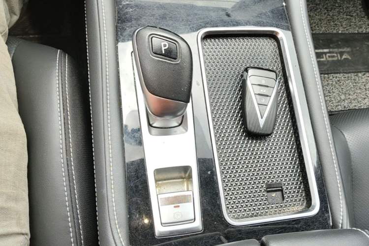 Used Venucia Star 2020 260T Automatic XingShang Edition Gear Lever