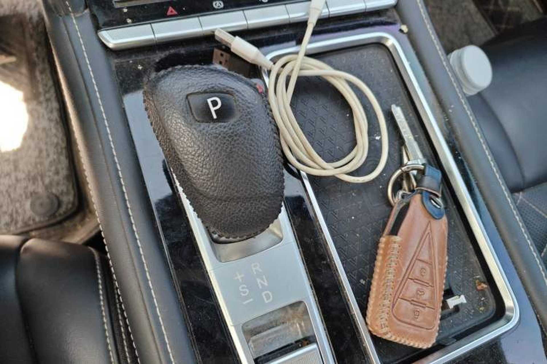Used Venucia Star 2020 260T Automatic 48V Mild Hybrid Turbocharged Starry Edition Gear Lever