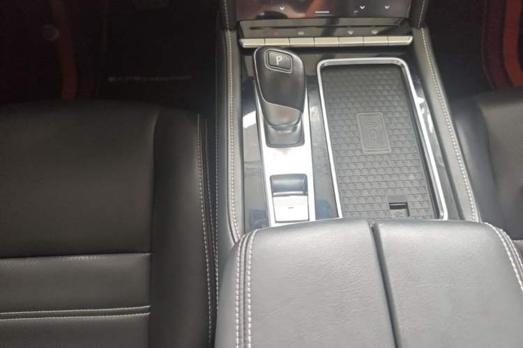 Used Venucia Star 2020 260T Automatic 48V Mild Hybrid Turbocharged Star Edition Gear Lever