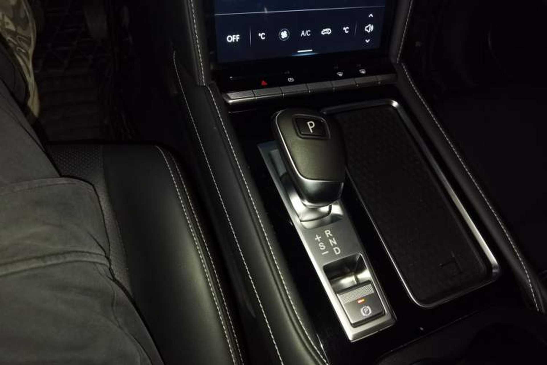 Used Venucia Star 2020 260T Automatic 48V Mild Hybrid Turbocharged Star Edition Gear Lever