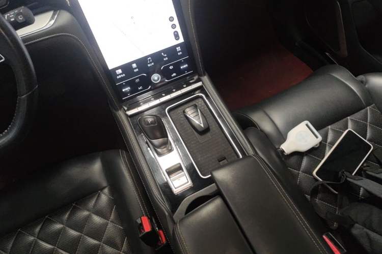 Used Venucia Star 2020 260T Automatic 48V Mild Hybrid Turbocharged Starry Edition Gear Lever