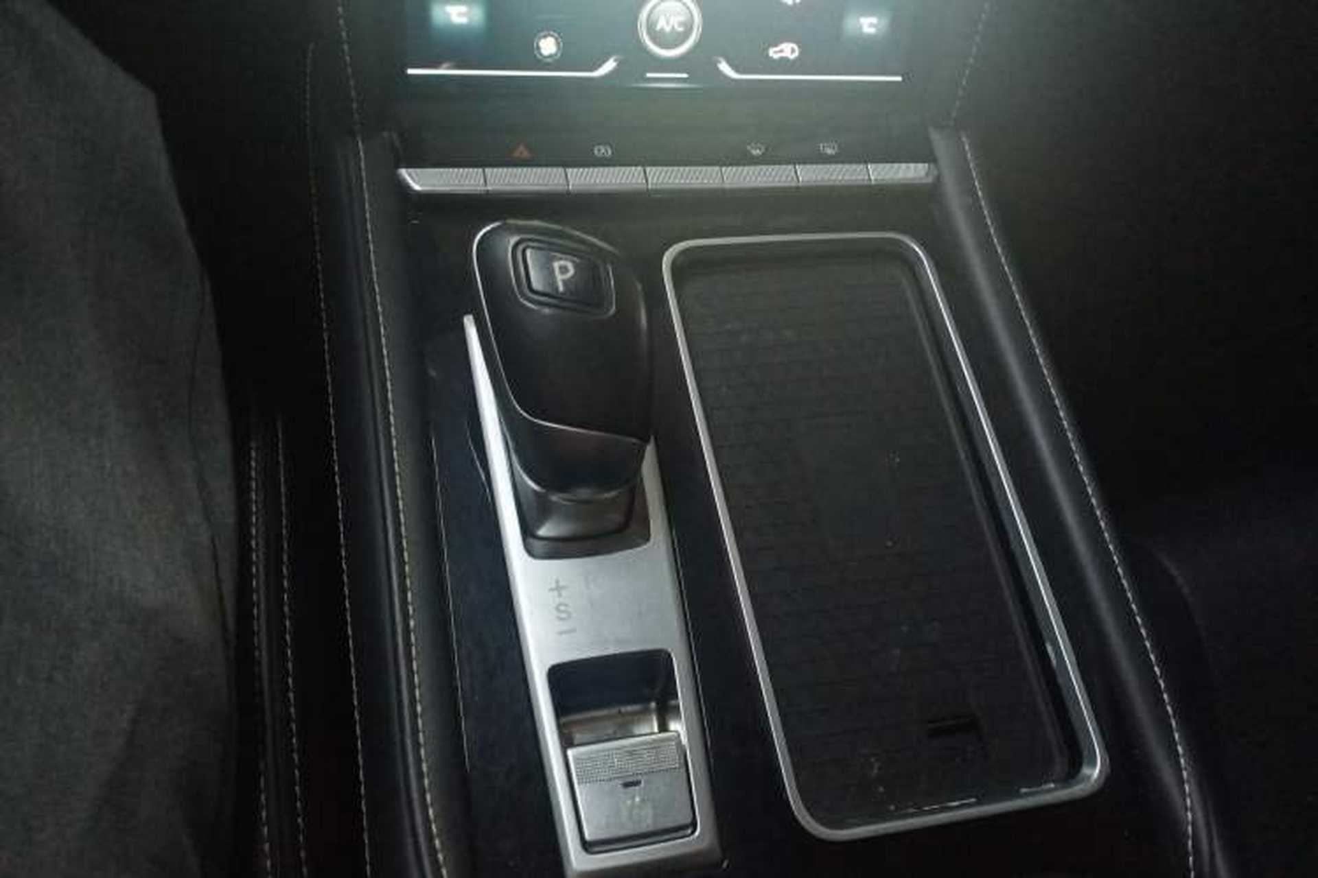 Used Venucia Star 2020 260T Automatic 48V Mild Hybrid Turbocharged Star Edition Gear Lever