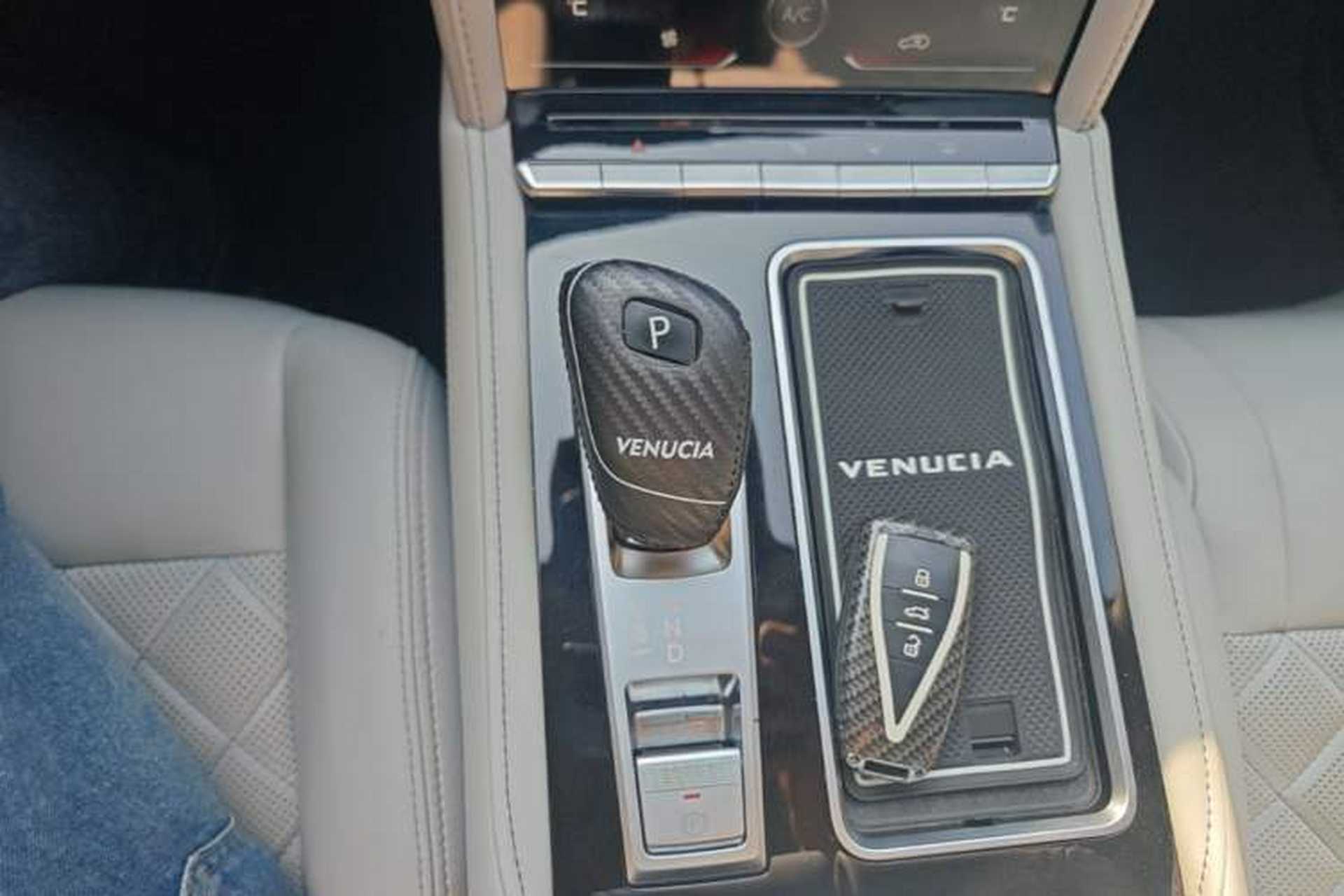 Used Venucia Star 2020 260T Automatic 48V Mild Hybrid Turbocharged Starry Edition Gear Lever