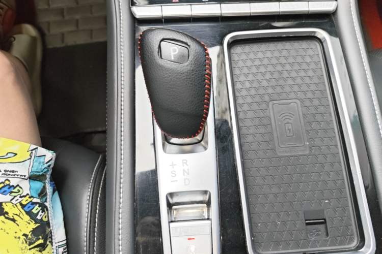 Used Venucia Star 2020 260T Automatic 48V Mild Hybrid Turbocharged Star Edition Gear Lever